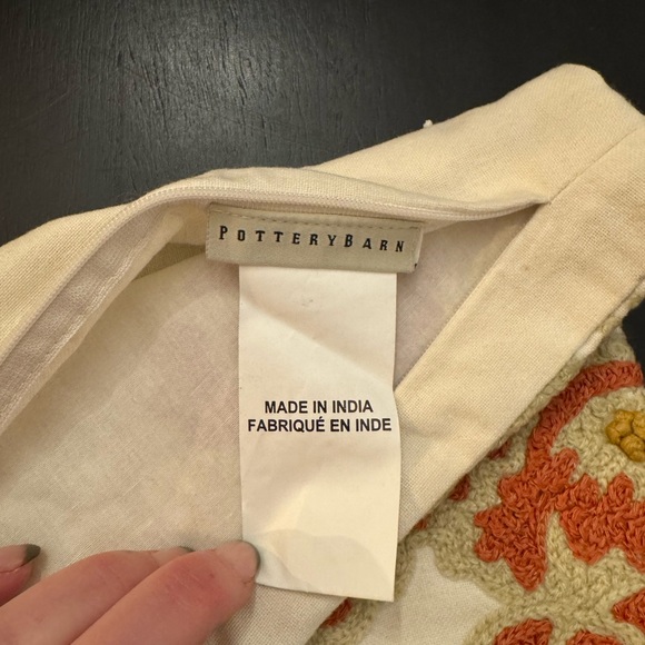 (2) Floral Embroidered pillow covers - Picture 2 of 3